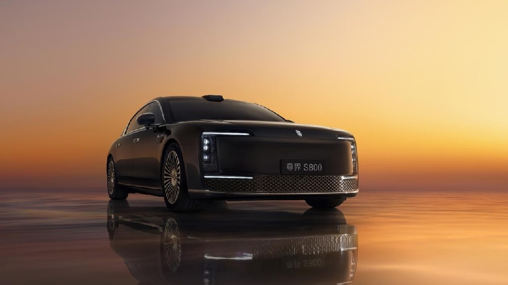 爆火的尊界S800，凭什么卖百万！